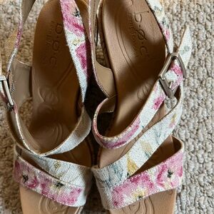B.O.C. Women's Sandals - Pink and Cream Floral